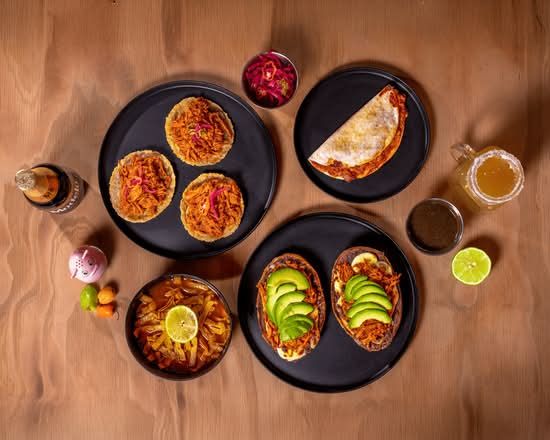 Los Coshis-Cochinita Pibil