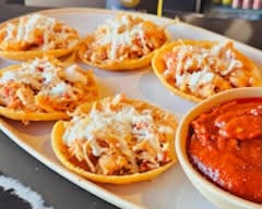 Tacosteno Seafood (10100 Grand Avenue)