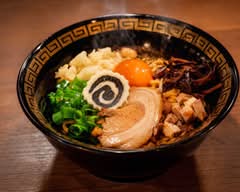 松山ブラックラーメン 黒虎屋