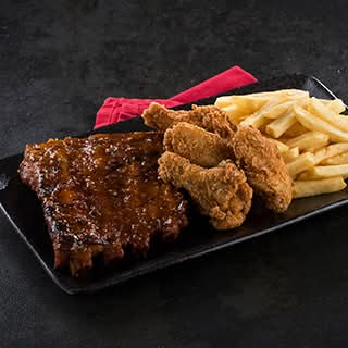 200g Ribs, 4 Wings & Chips