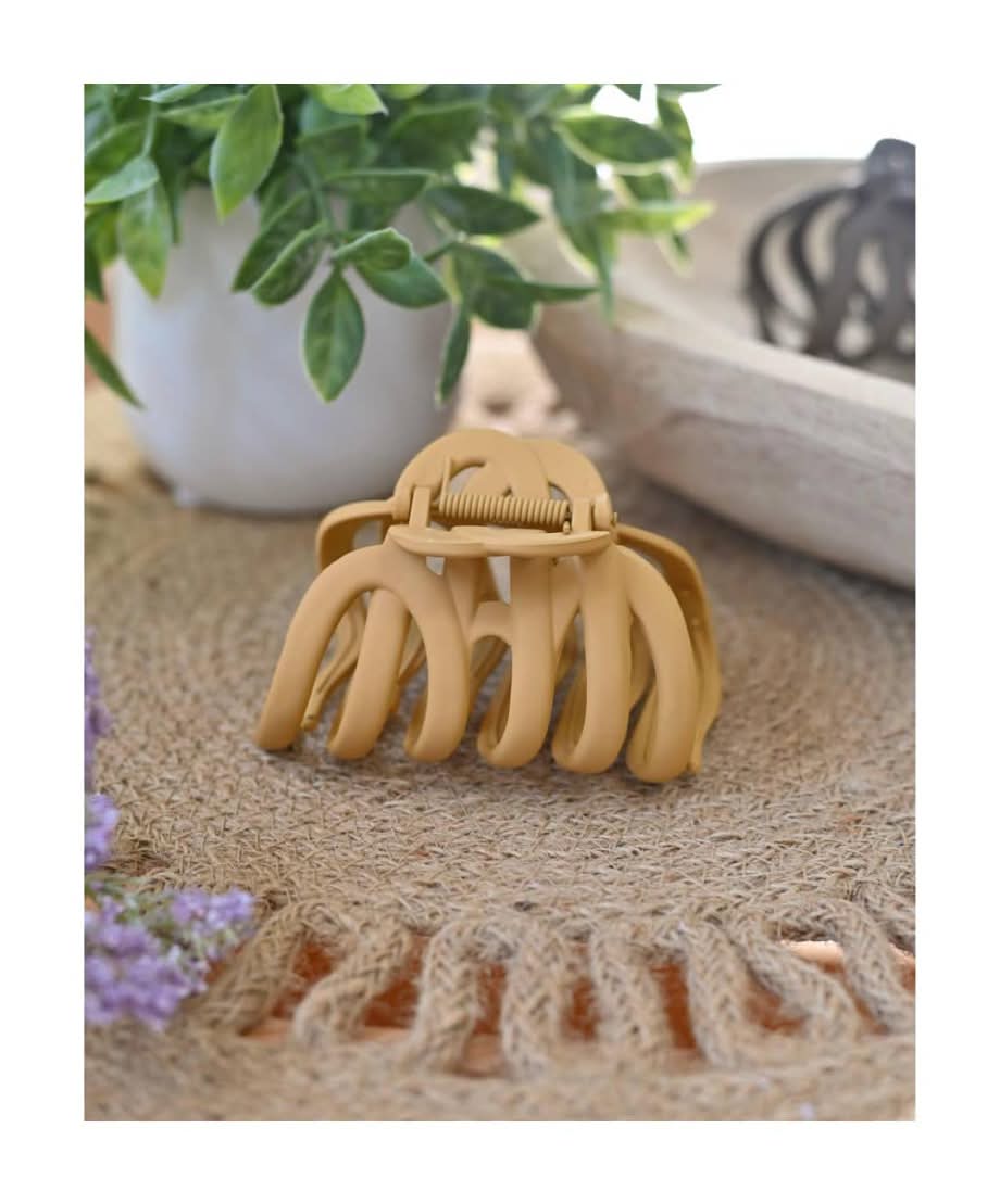 Studio Selection Matte Claw Clip Beige