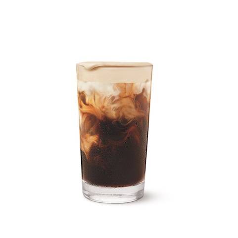 Café infusé à froid au caramel anglais avec mousse d’espresso