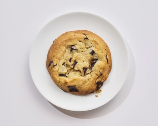CHOCOLATE CHIP COOKIE