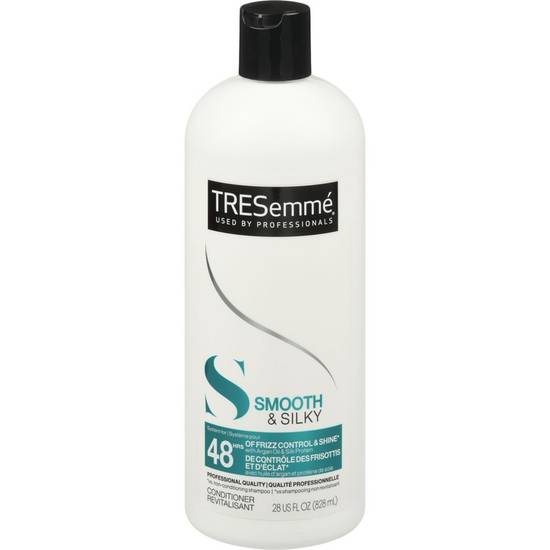 Tresemmé Smooth Silky Conditioner (828 ml)