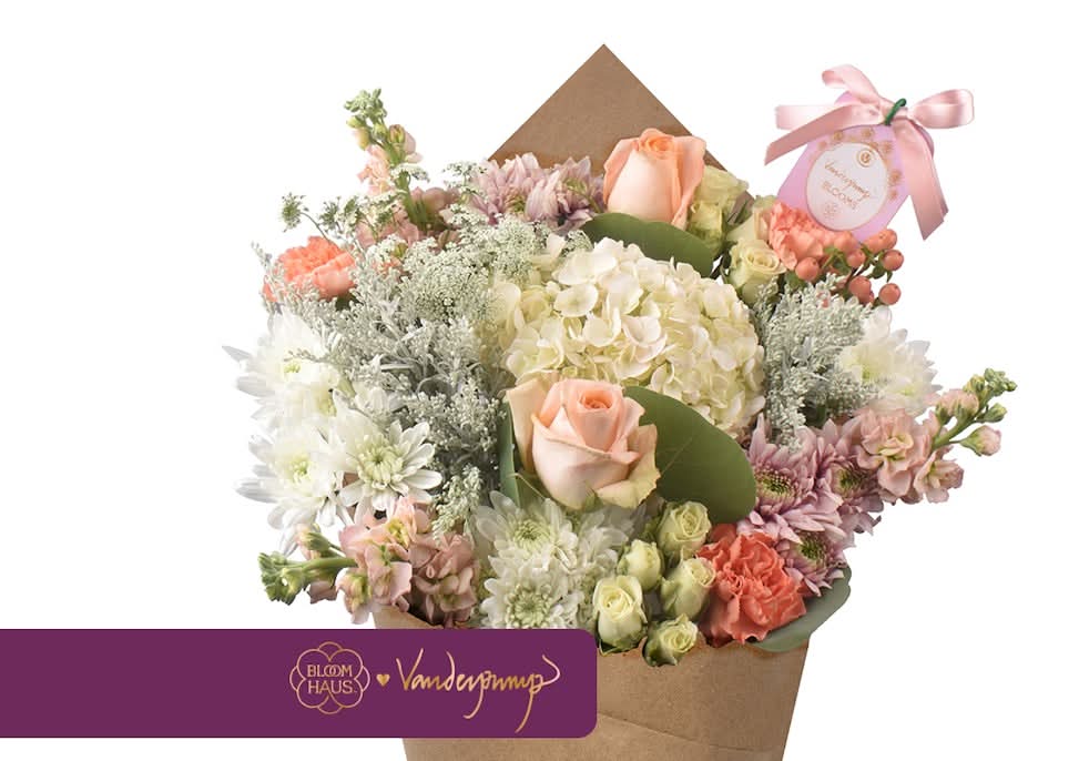 Vanderpump Perfectly Peach Bouquet