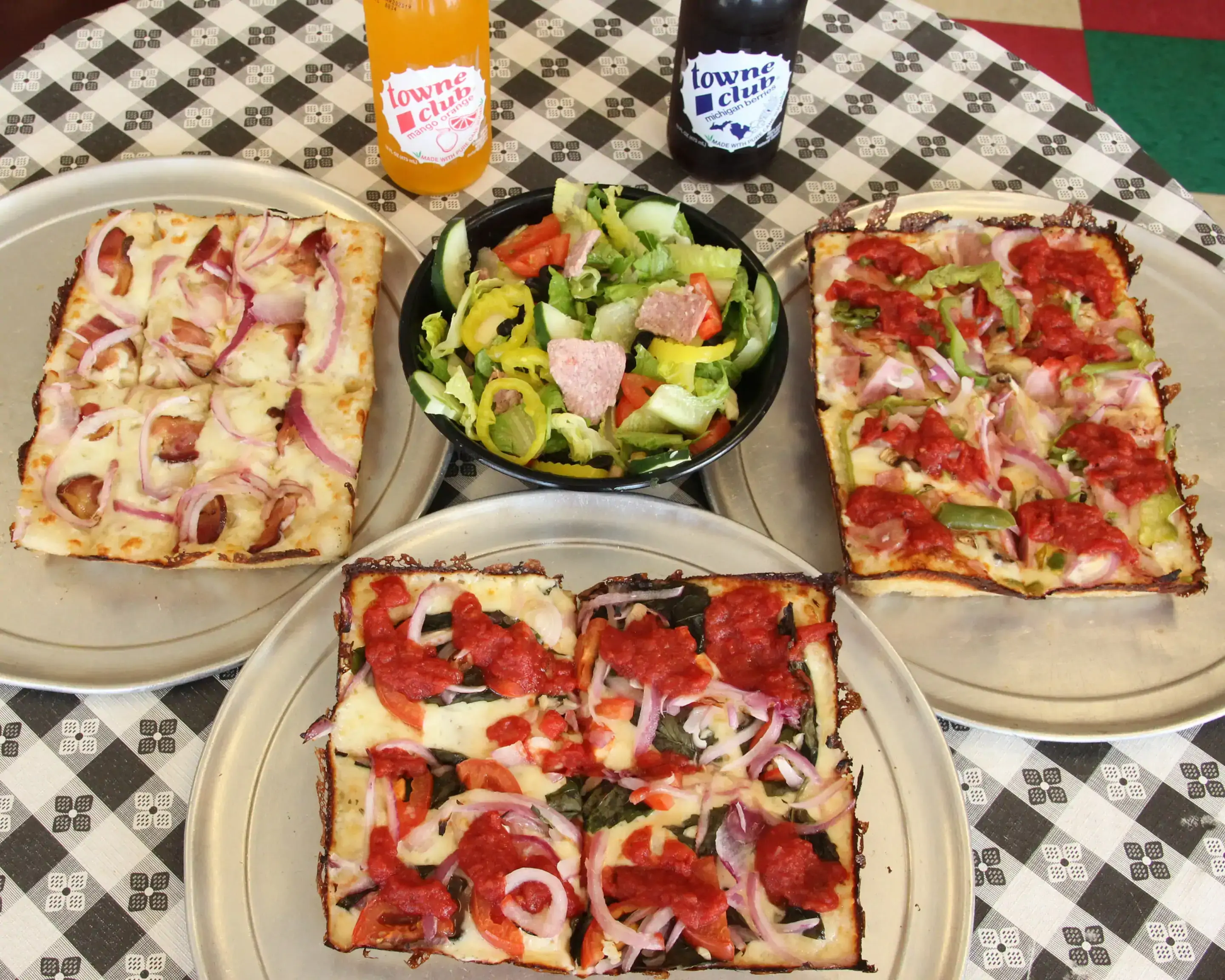 Order Garlic Jim's Famous Gourmet Pizza Menu Delivery【Menu & Prices