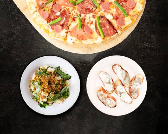 MyM's Pizzas (Plaza Revo)