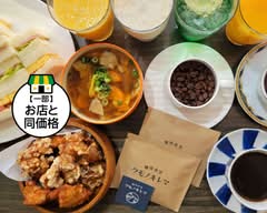 自家焙煎珈琲とサンドイッチ　クモノキレマ