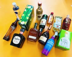 13 1/2 Liquor Store