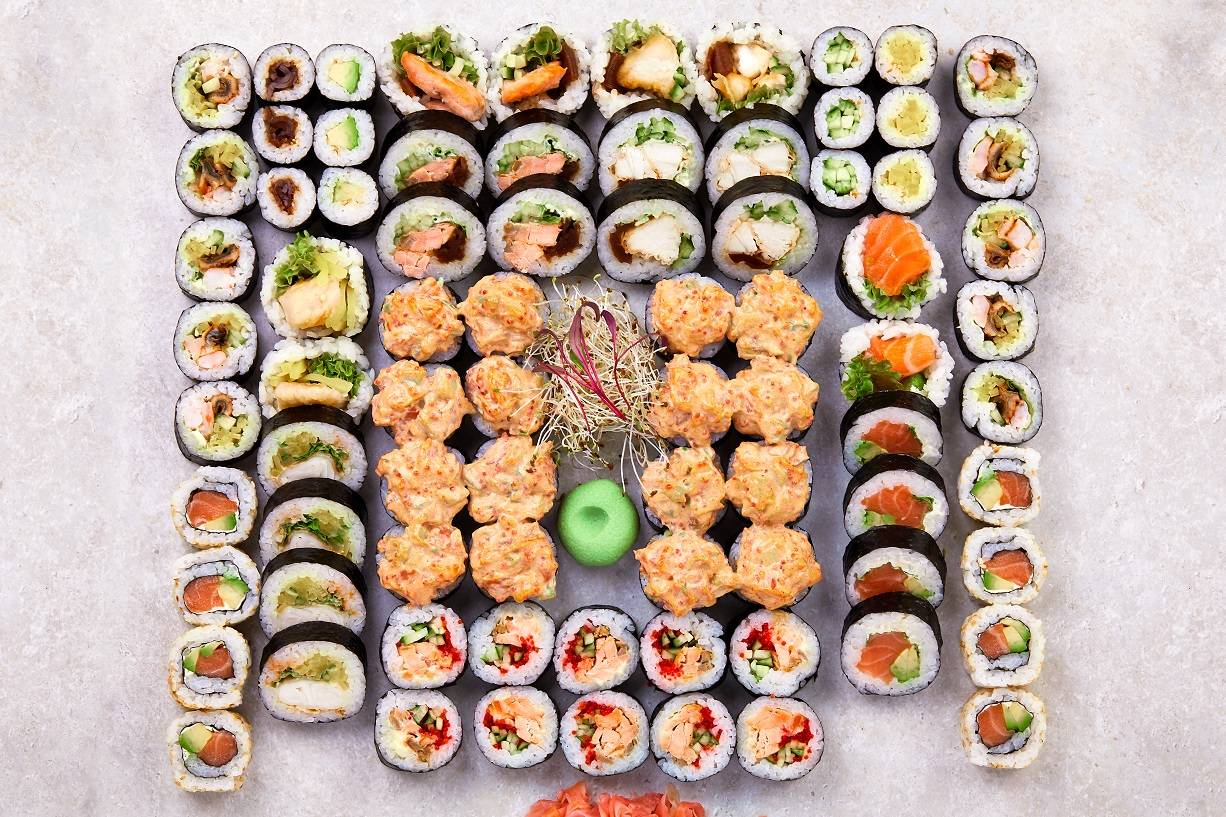 AKAN SUSHI NOCĄ