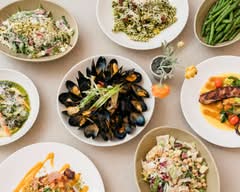 Papa Razzi (Wellesley)