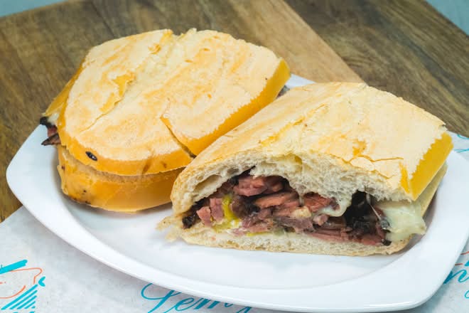 Sándwich de Pastrami