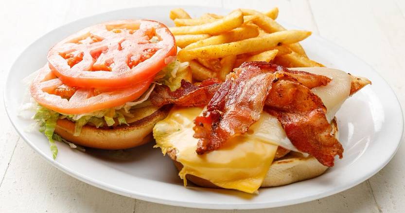 **CHICKEN CLUB SANDWICH