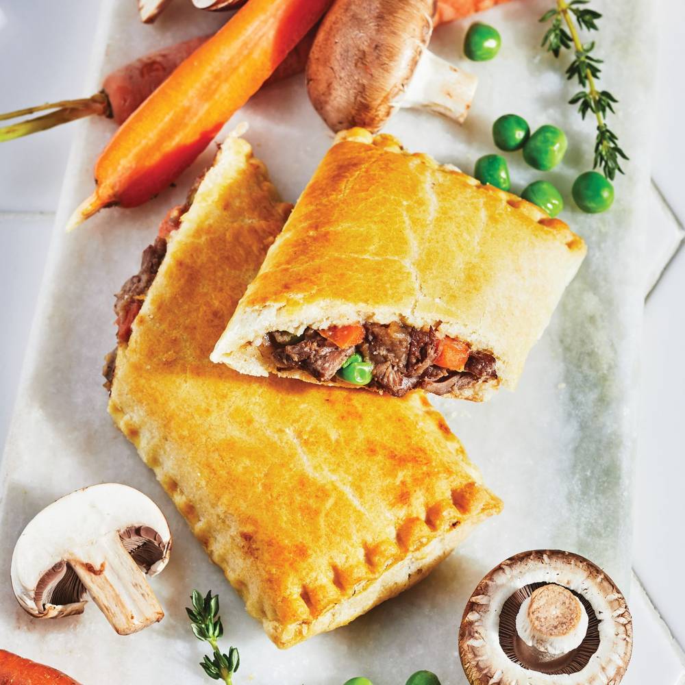 M&M Food Market Steak & Mushroom Hand Pie (150 g)