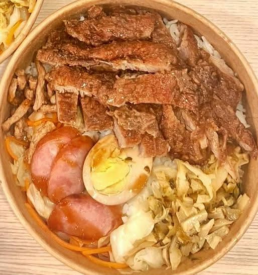 Pork Chop Rice Platter (排骨飯套餐)