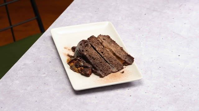 Chocolate Fudge Cake (V)