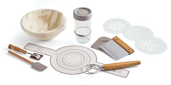 Sur la table Ultimate Sourdough Bread Kit Red 12pc