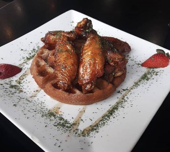 Wings (6 pcs) and Waffles