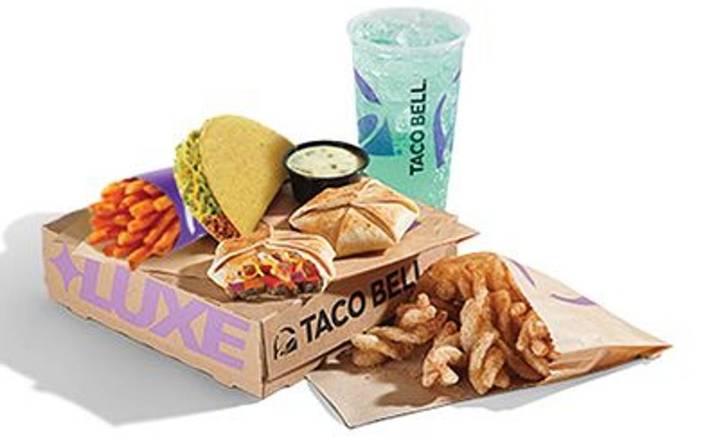 Steak & Queso Crunchwrap Sliders Box Meal