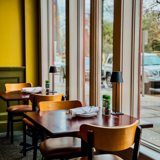 Ava's Pizzeria & Wine Bar - Cambridge