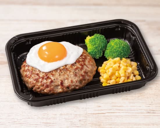 肉塊ハンバーグ　　目玉焼き付