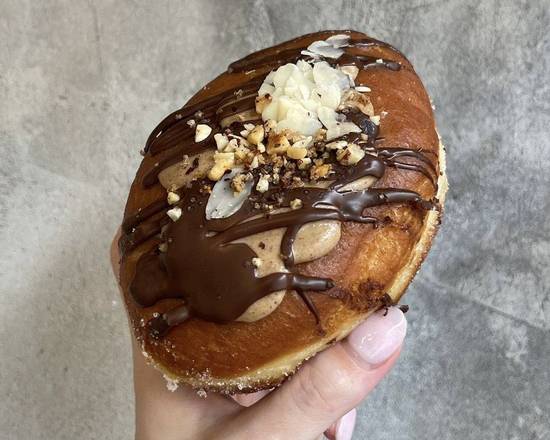 Donut Chocolate & Praliné (filled)