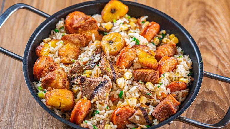 ARROZ PAISA (Mixed rice,skinpork chunks, sausage ,sweet plantain, corn ,and meat)