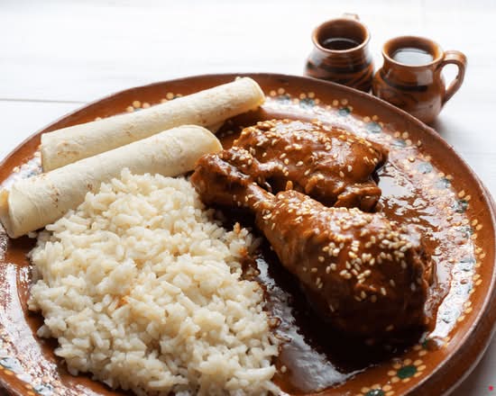 Pollito con Mole Poblano