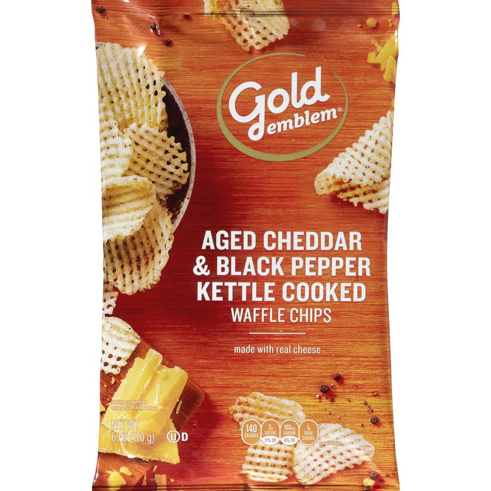 Gold Emblem Aged Cheddar & Black Pepper Kettle Cooked Waffle Chips (6 oz)