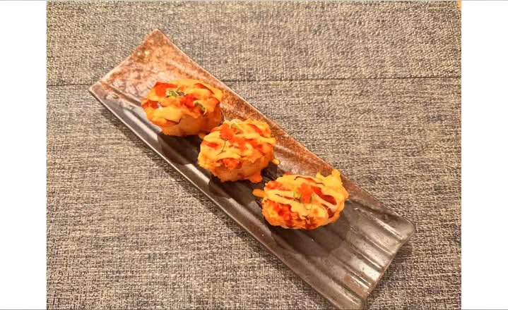 Crispy rice with spicy tuna