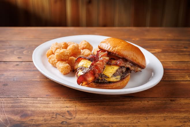 **DOUBLE CHEESE SMASHBURGER**