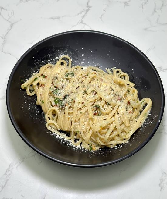 Spaghetti Aglio and Olio E Peperoncino