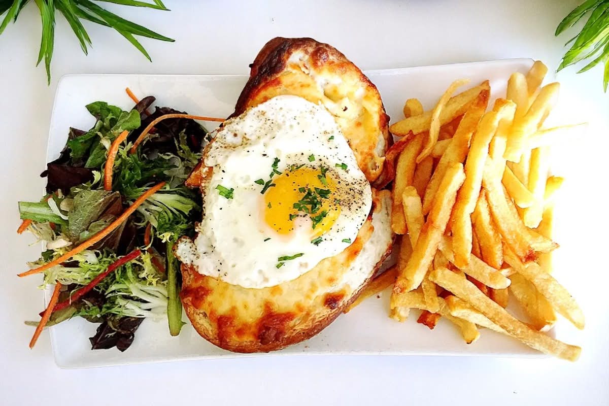 Croque-oeuf-frites-salade🥪🥗