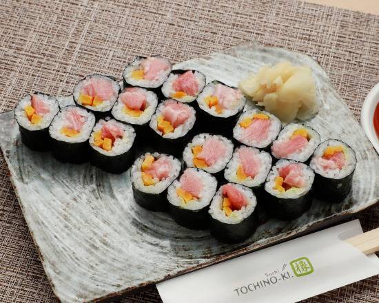 トロタク巻1人前（3本） Minced Fatty Tuna and Yellow Pickled Radish Rolls (3 Rolls)