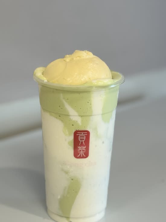 Fresh Avocado smoothie with Ice cream