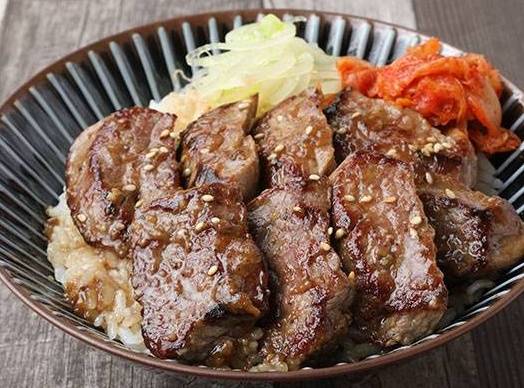 特製塩ダレ 牛赤身肉の焼肉どんぶり Yakiniku Bowl of Beef Lean Meat with Salt Sauce