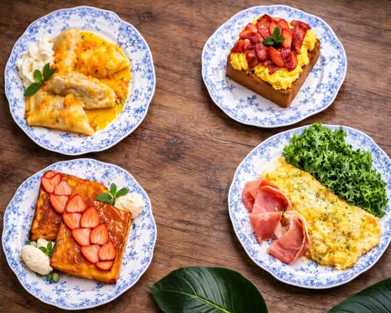 Elegans Café & Breakfast