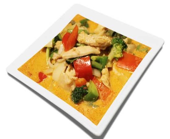 18a. Poulet ou bœuf au cari rouge avec riz vapeur / Red Curry Chicken or Beef with Rice / 红咖喱鸡(牛)肉