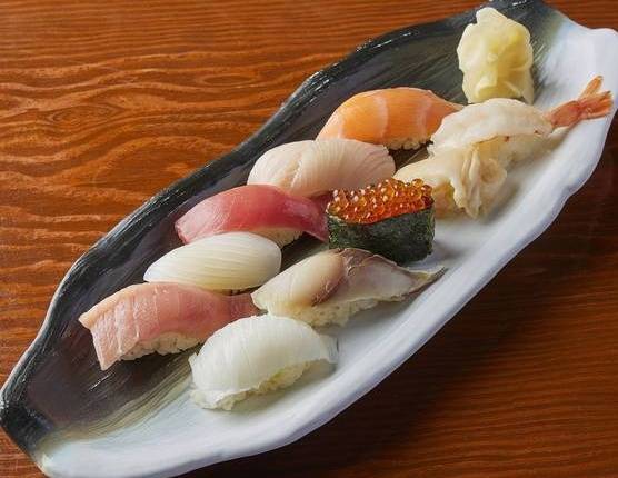 竹(10貫) Special Grade Sushi (10 Pieces)