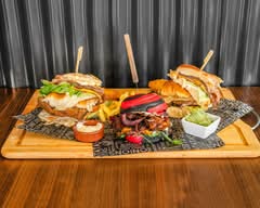 Mondino’s Empanadas & Burgers