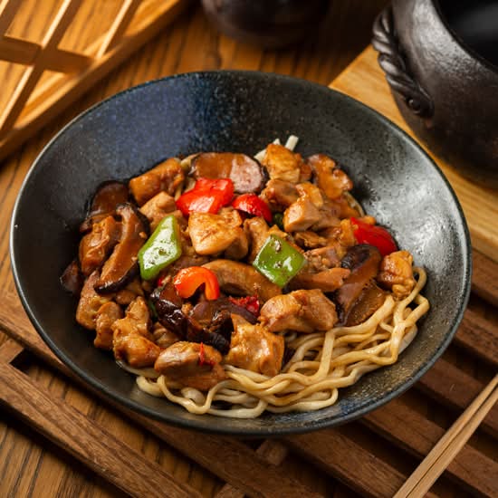 无骨黄焖鸡手工拉面 Braised Chicken with Hand-Pulled Noodle (Boneless)