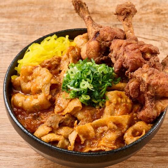 赤辛ガッツ・チューリップから揚げ丼（大盛）