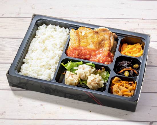 チキントマトソースと肉焼売弁当