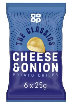 Co-op Cheese & Onion Crisps 6 x 25g (150g)