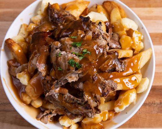 Poutine régulière garnie de Gyro au Porc / Pork Gyro Garnished  Reg Poutine