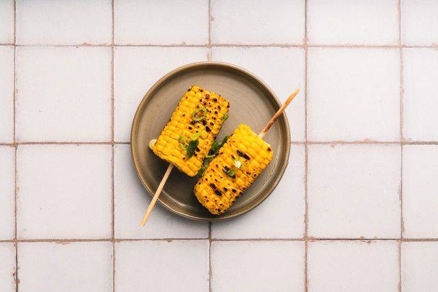 Corn on the Cob (V)