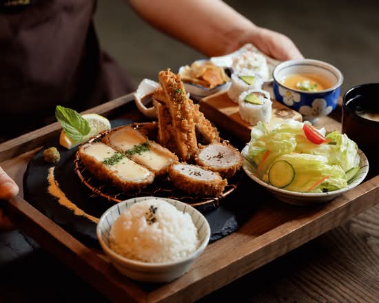 NARIKATSU (2024 4 St SW, Calgary, AB T2S 1W3, Canada)