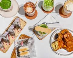 MEOW WAFFEE - Meow Waffles & Coffee