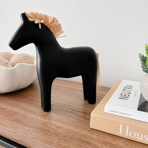 Figurine cheval noir