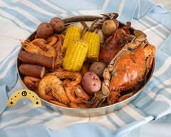 Deanie’s Seafood Bucktown (1713 Lake Ave)